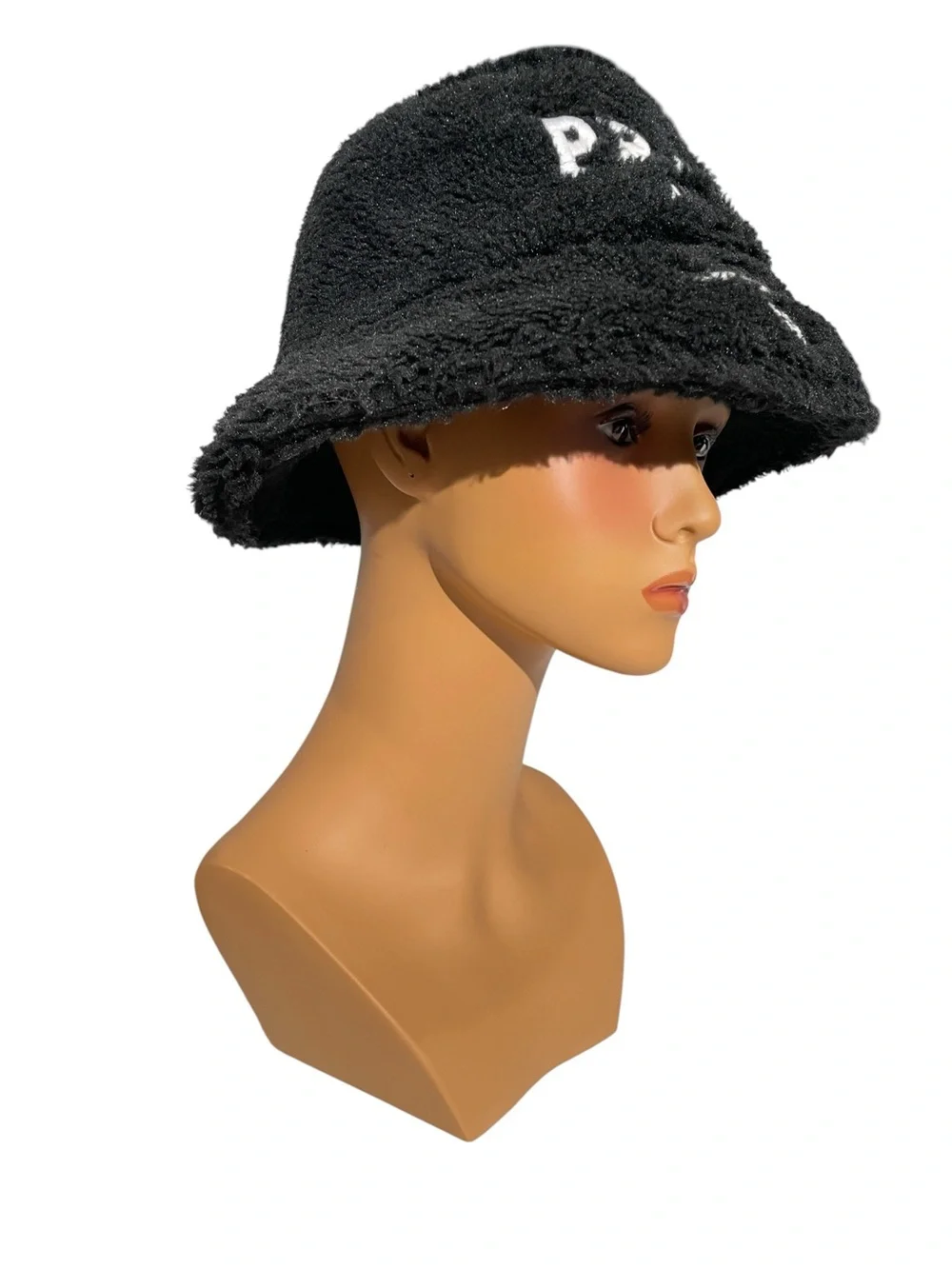 🎩 Women’s Black Fuzzy Bucket Hat 🎩